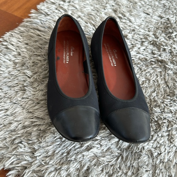 Donald J Pliner Black Ballet Flats, EUC, size 7.5 - Picture 2 of 7